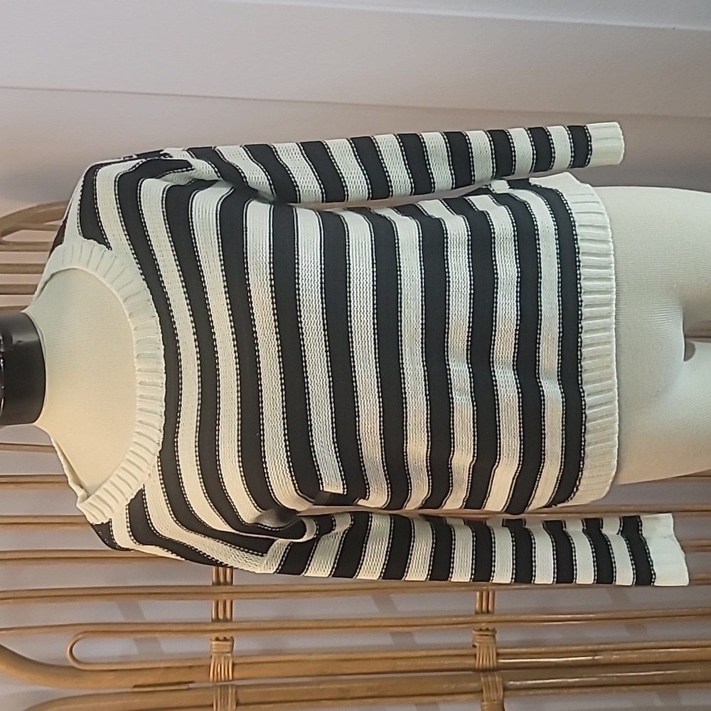 Buttons brand navy blue and white striped sweater with red heart elbow pads sz M
